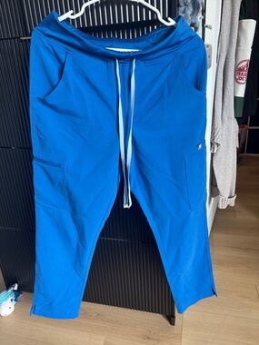 FIGS YOLA high waisted scrub pants  in royal blue